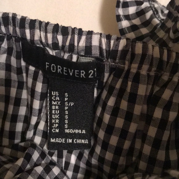 2 Ruffled Crop Tops - Picture 2 of 5